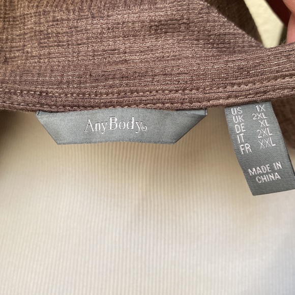 AnyBody Top With Ruffle Bottom - Picture 5 of 5